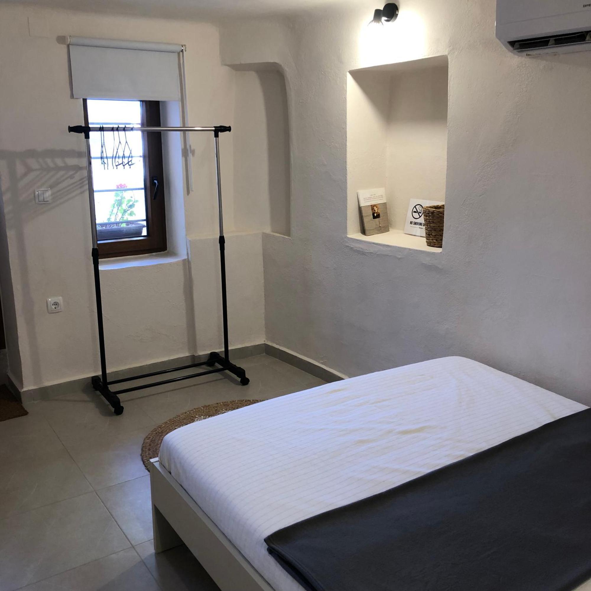 Solo Traveler Appartement Ermoupoli Buitenkant foto
